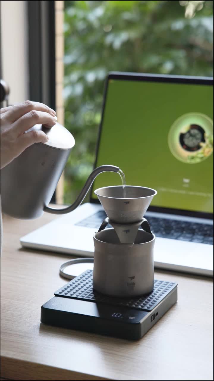 Tasse à Thé et Café Tout-en-1 en Titane