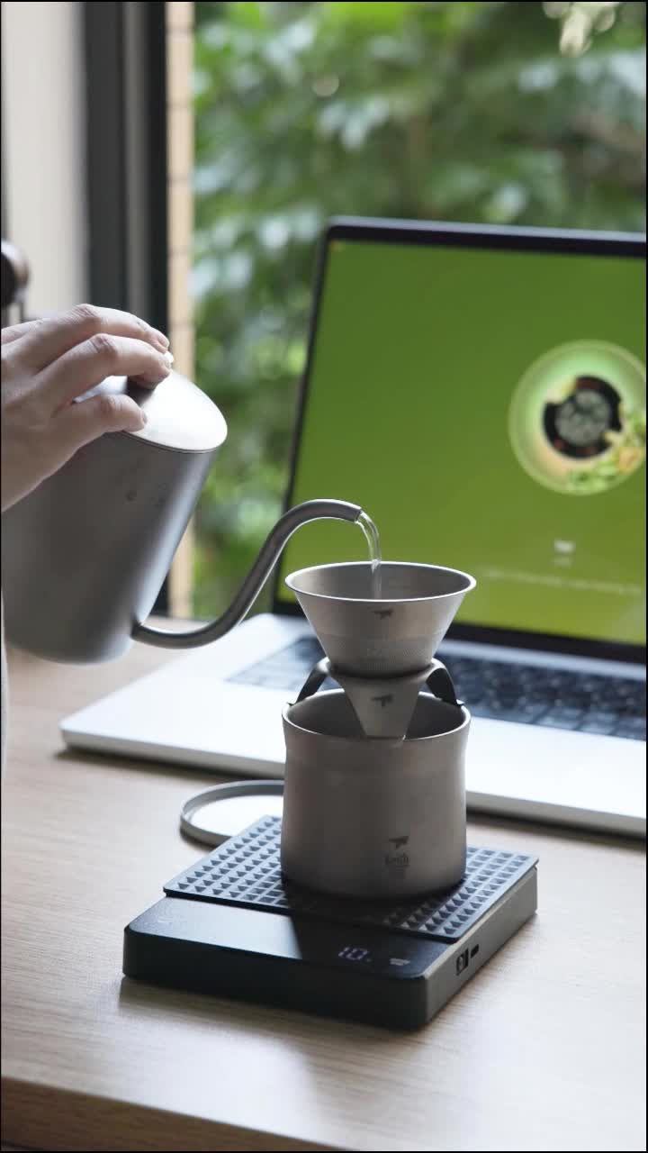 Tasse à Thé et Café Tout-en-1 en Titane