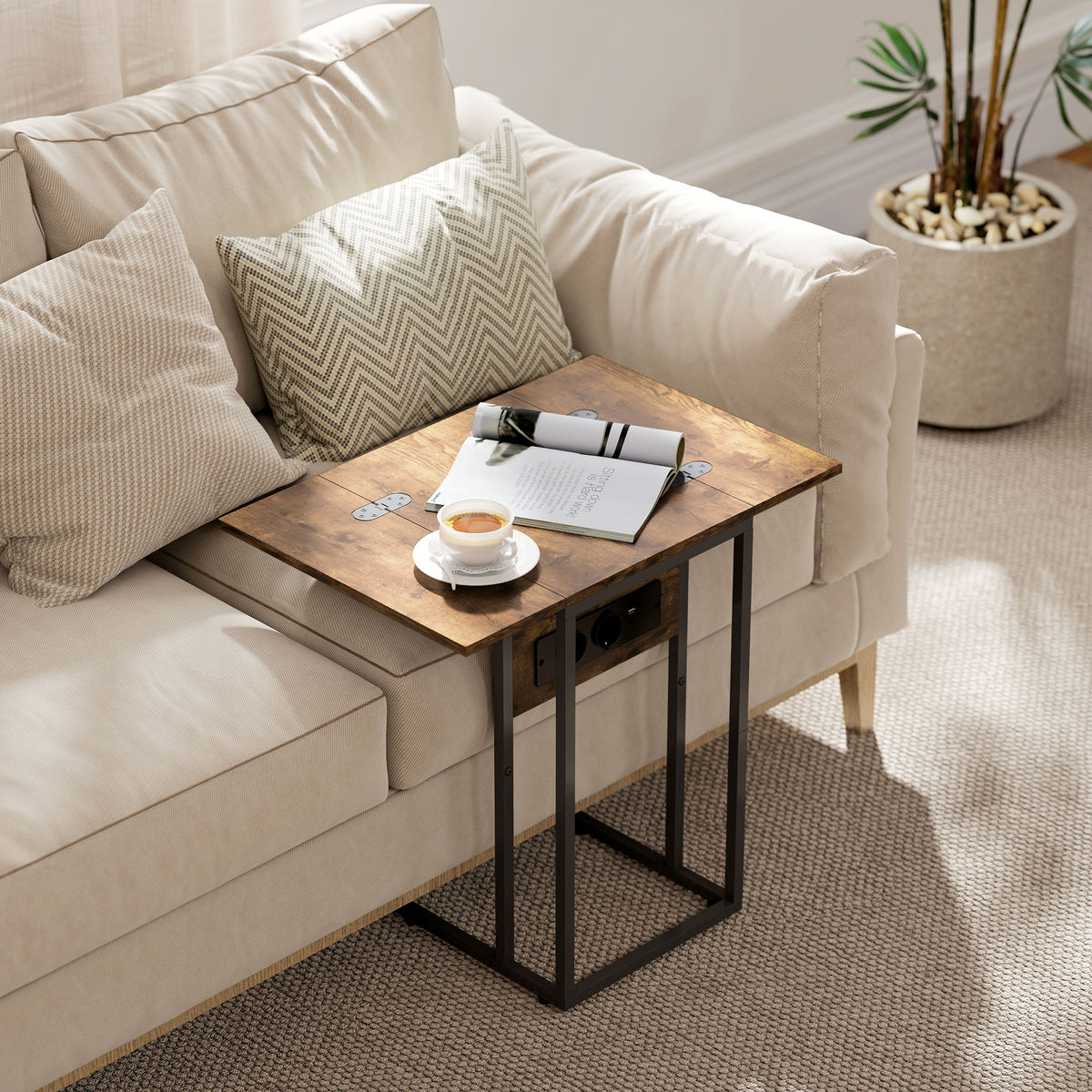 Table d'appoint bout de canapé avec station de charge, plateau pliable, 39 x 29 x 57 cm, brun rustique et noir