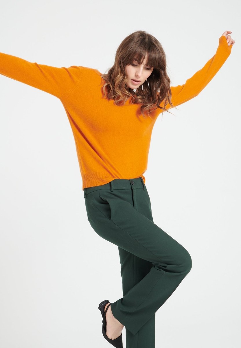 Pull décolleté V dans le dos femme en cachemire orange citrouille - MIA 7